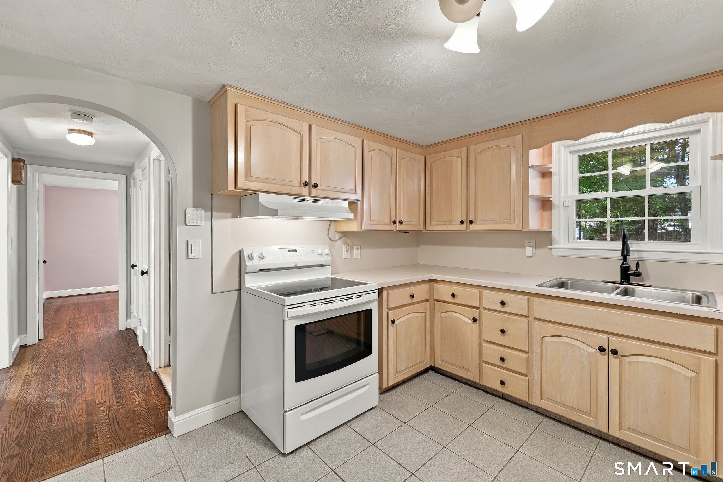 57 Burnbrook Road East Hartford, CT 06118 - Photo 12 of 31 Gallery Image 12