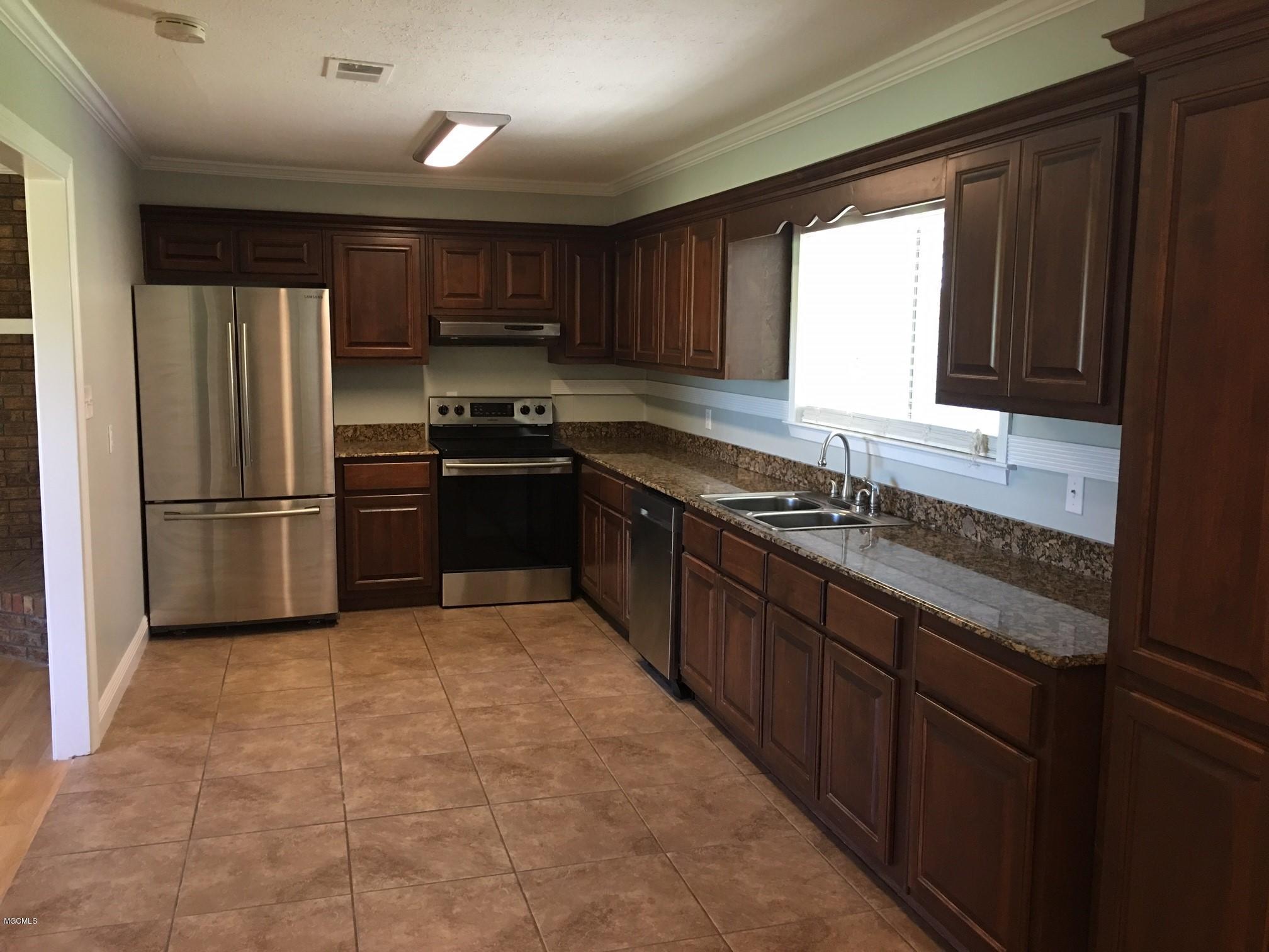 17932 Rayford Shumock Road Moss Point, MS 39562 - Photo 5 of 19 6