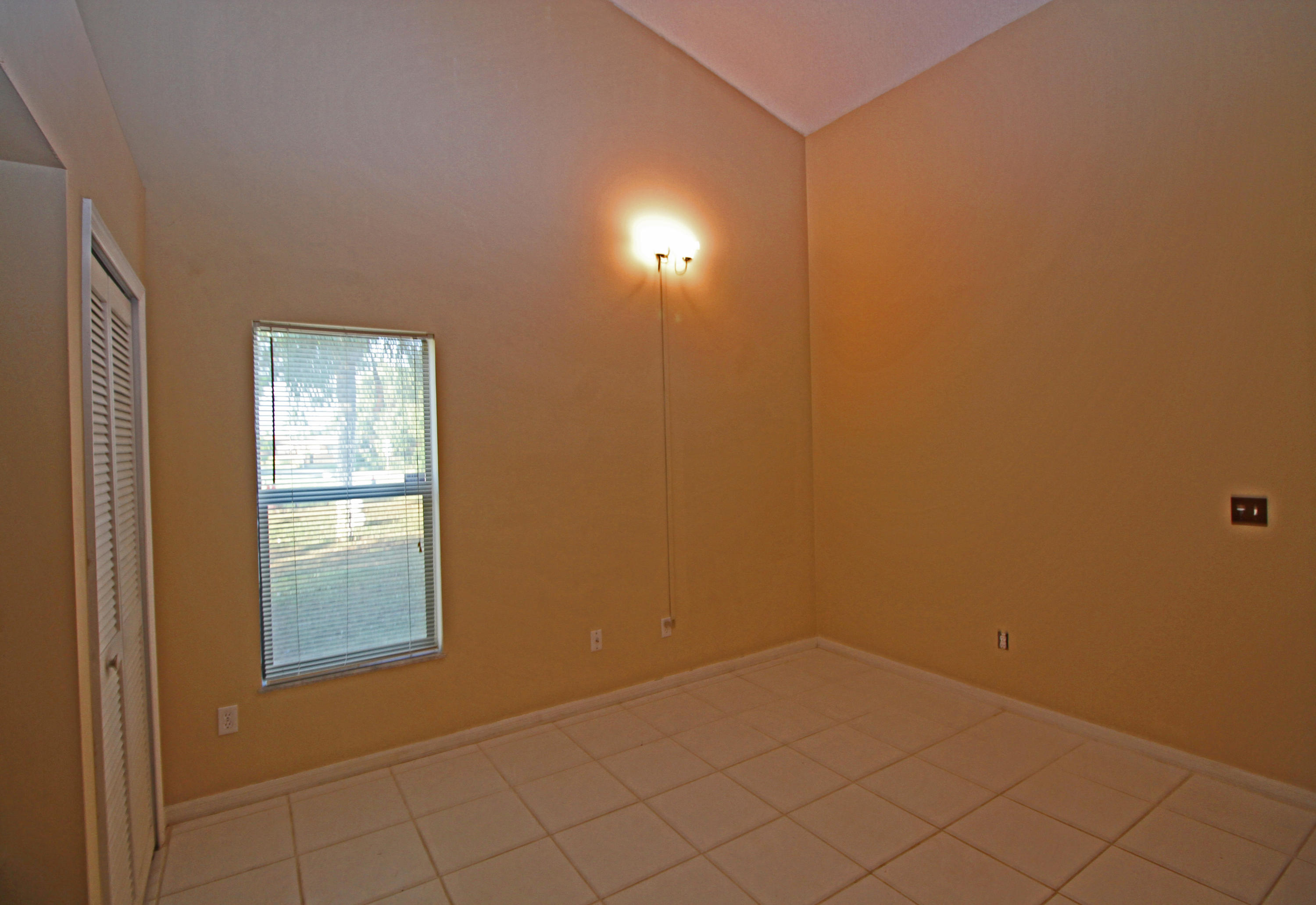 286 Southwest Bedford Road Port St. Lucie, FL 34953 - Photo 18 of 23 22