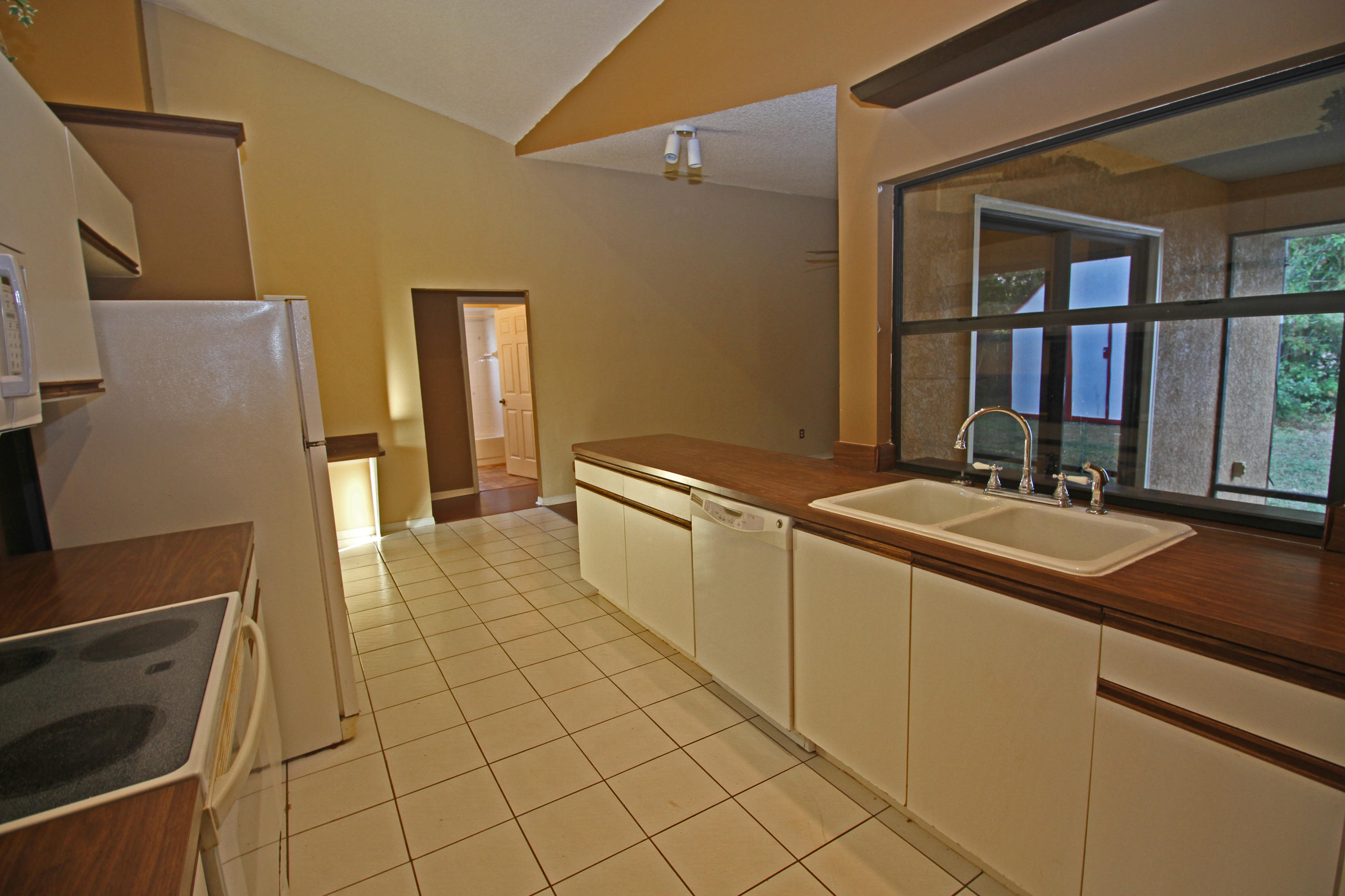 286 Southwest Bedford Road Port St. Lucie, FL 34953 - Photo 5 of 23 5