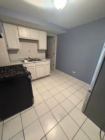 $1,300 | 2622 West Luther Street, Unit G, Chicago, IL 60608
