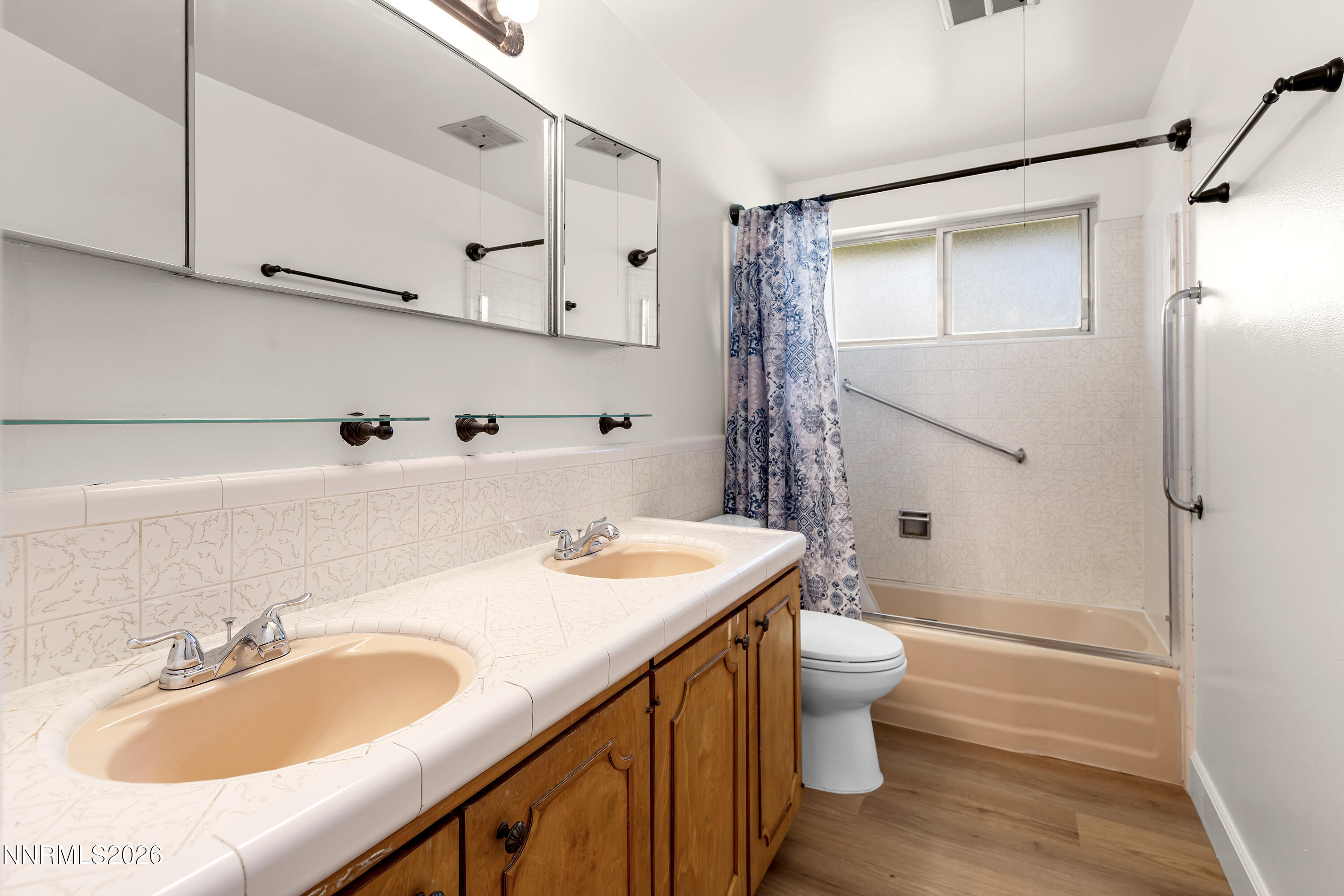 2501 Trentham Way Reno, NV 89509 - Photo 29 of 36 Trentham2501-031