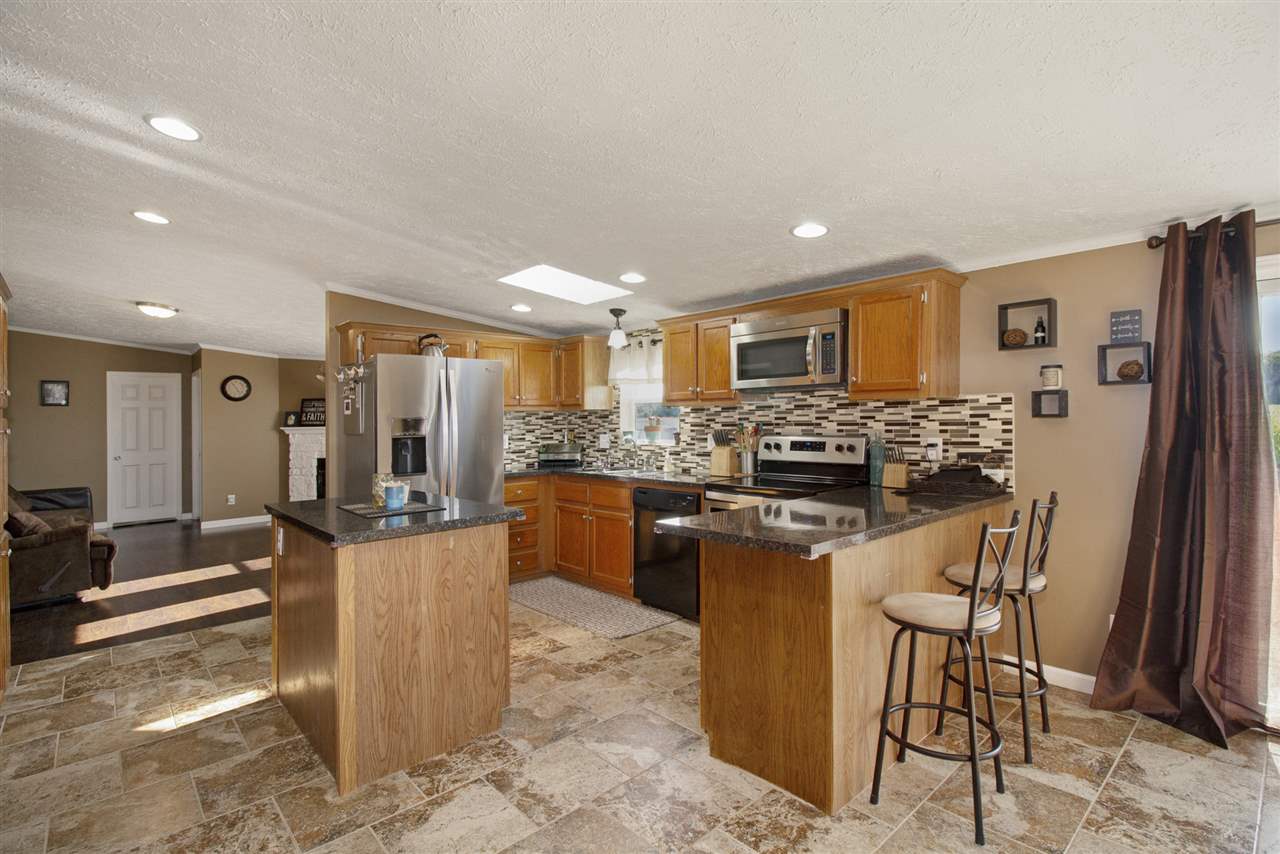 4066 South Sasse Road Hemlock, MI 48626 - Photo 4 of 19