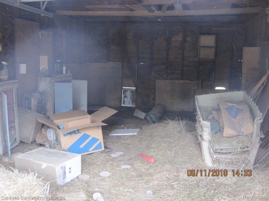 715 Patterson Court Inkster, MI 48141 - Photo 11 of 25 Patterson_Ct_(7)_1_Car_Garage
