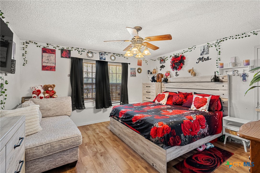 3602 Bacon Ranch Road Killeen, TX 76542 - Photo 13 of 29 Primary Bedroom