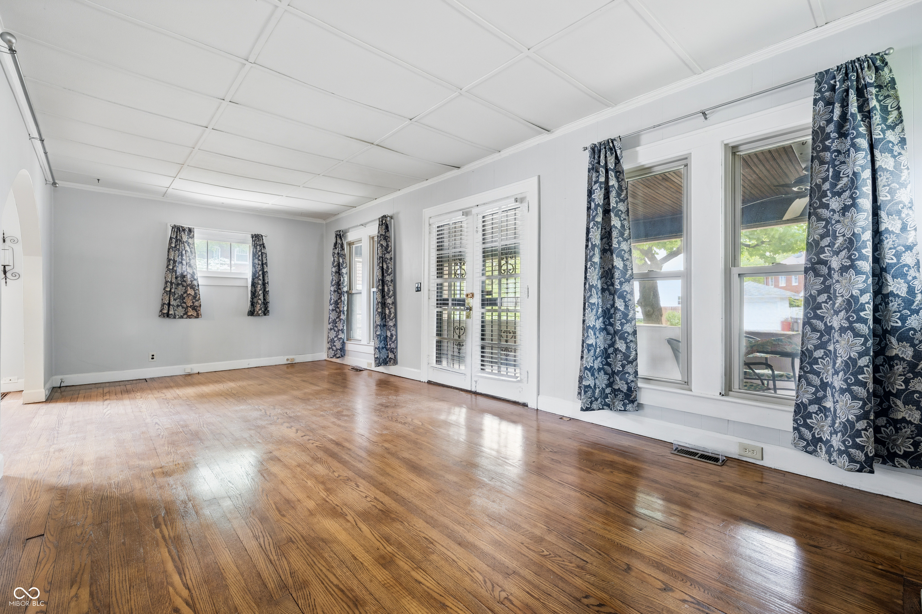 309 Poplar Road Indianapolis, IN 46219 - Photo 10 of 41 Gallery Image 10