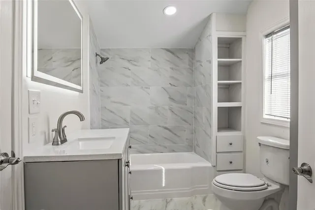 $290,000 | 442 West McCart Street, Krum, TX 76249