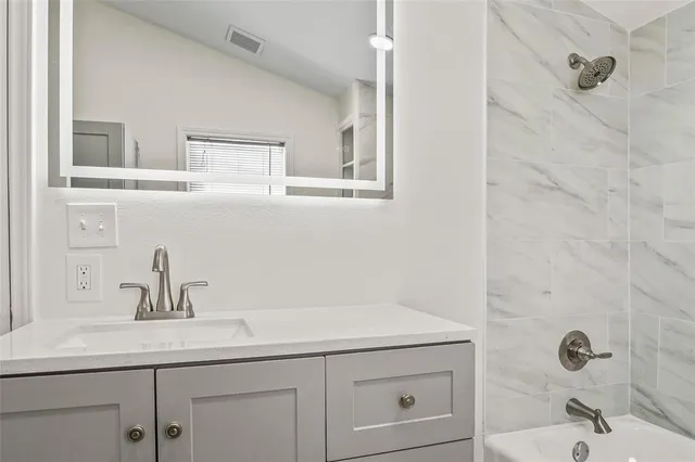 $290,000 | 442 West McCart Street, Krum, TX 76249