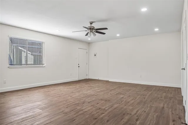 $290,000 | 442 West McCart Street, Krum, TX 76249