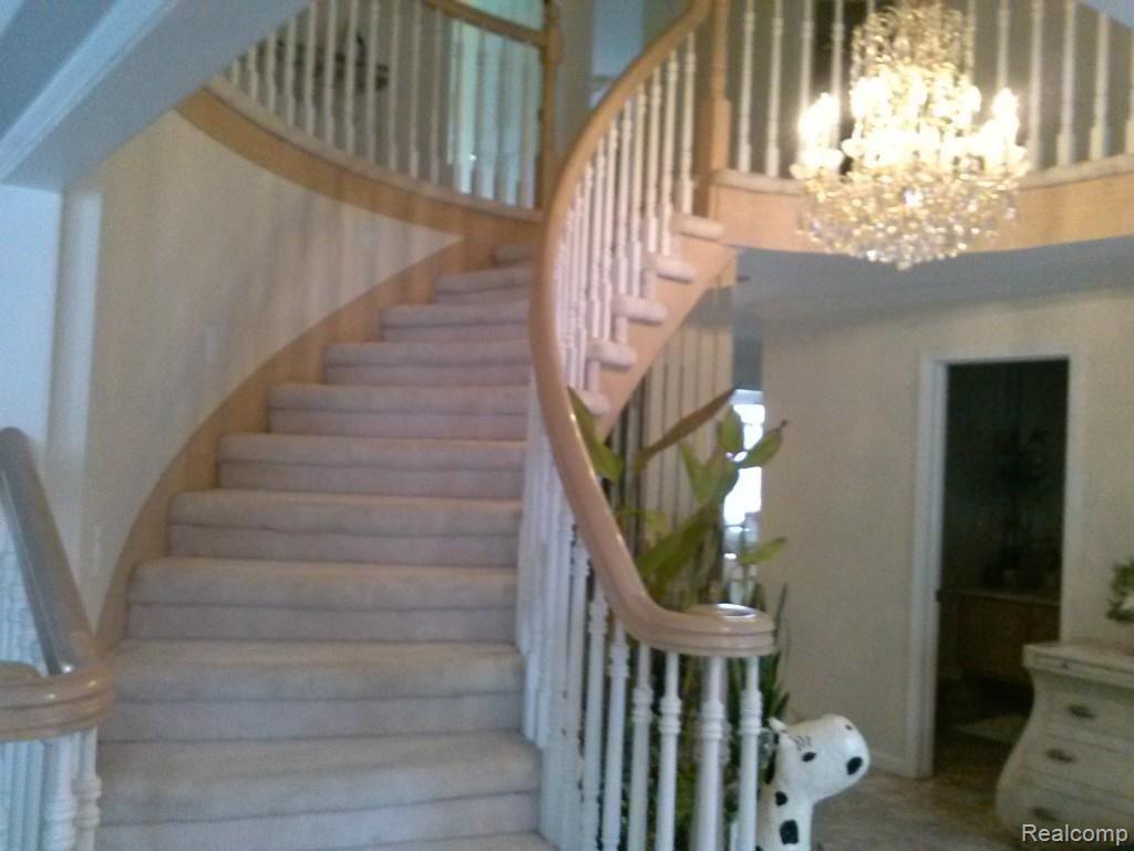 6150 Country Ridge Drive Troy, MI 48098 - Photo 8 of 35 CAM00128.jpg