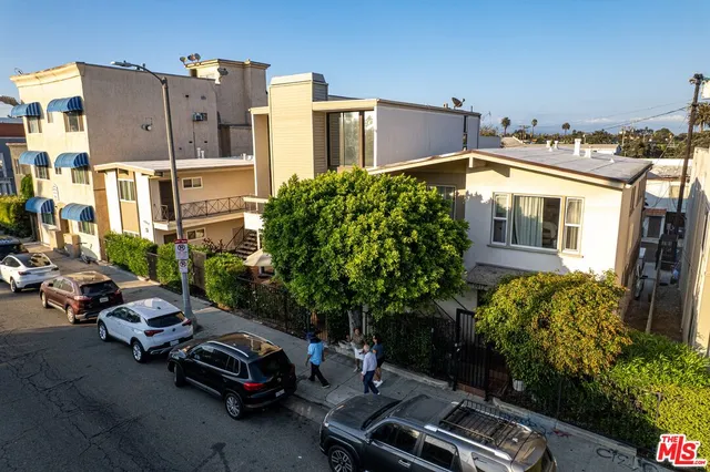 $1,650,000 | 1912 Pacific Avenue, Venice, CA 90291