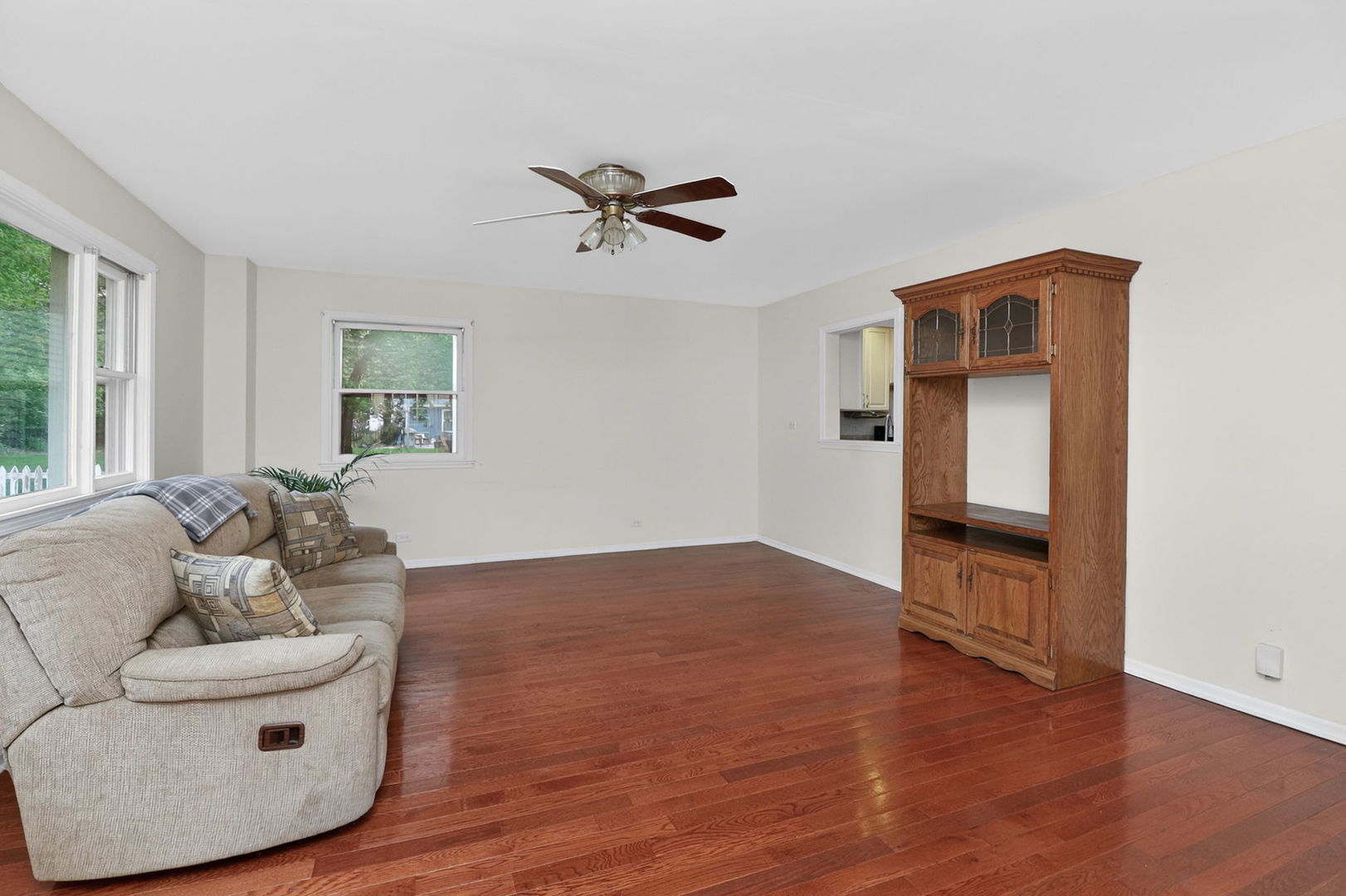 32W183 Glos Street Wayne, IL 60184 - Photo 10 of 30 a living room with furniture and a window