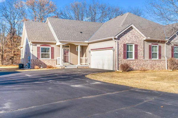 $369,900 | 4854 384th Trail, North Branch, MN 55056