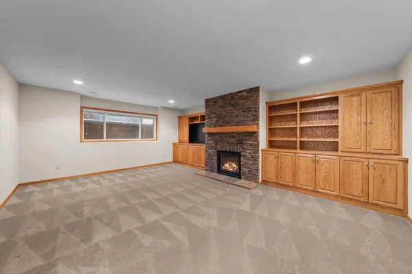 $369,900 | 4854 384th Trail, North Branch, MN 55056