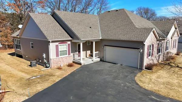 $369,900 | 4854 384th Trail, North Branch, MN 55056