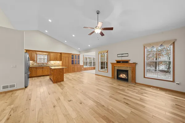 $369,900 | 4854 384th Trail, North Branch, MN 55056