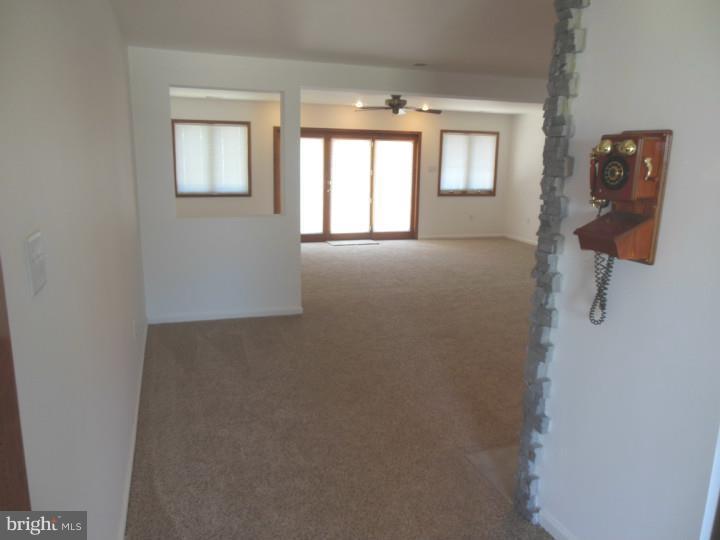9221 Treaty Road Philadelphia, PA 19114 - Photo 5 of 23 Great Room