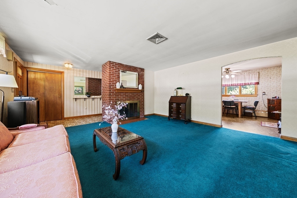 111 Hamilton Street Saugus, MA 01906 - Photo 8 of 28