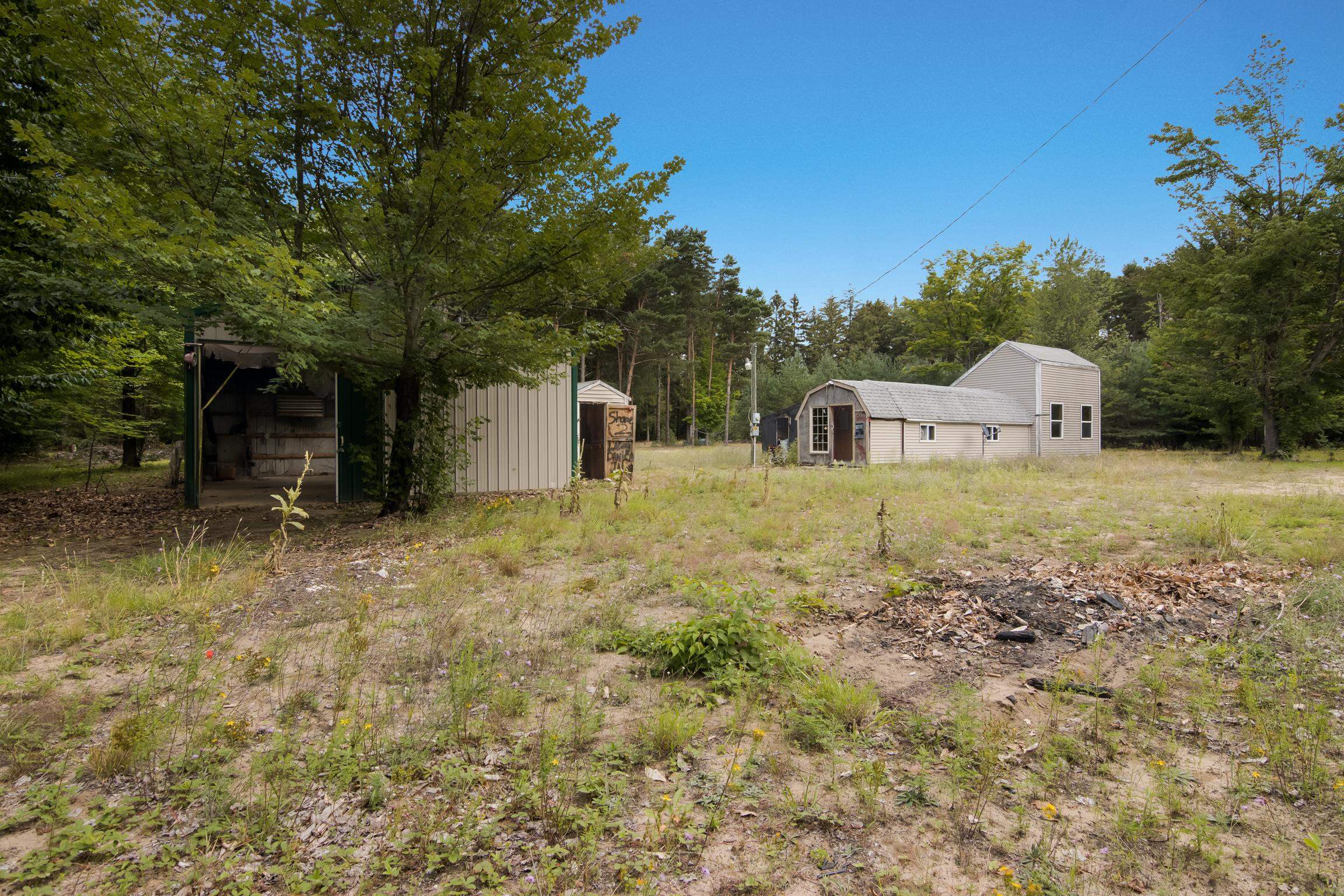 7830 Willis Road Benzonia, MI 49616 - Photo 11 of 19