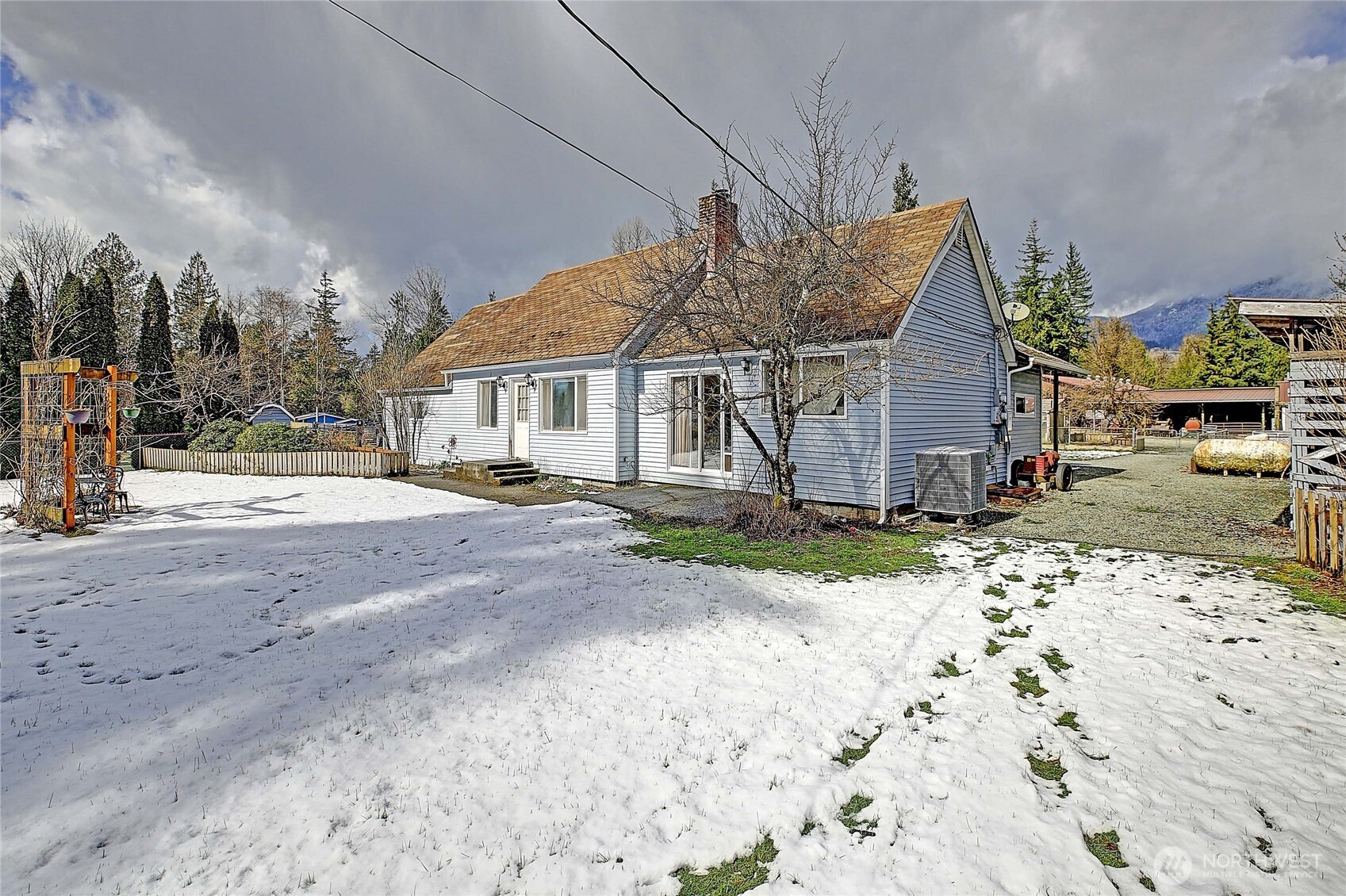 39729 State Rte 530 Northeast Arlington, WA 98223 - Photo 4 of 40 front view of a house with a yard