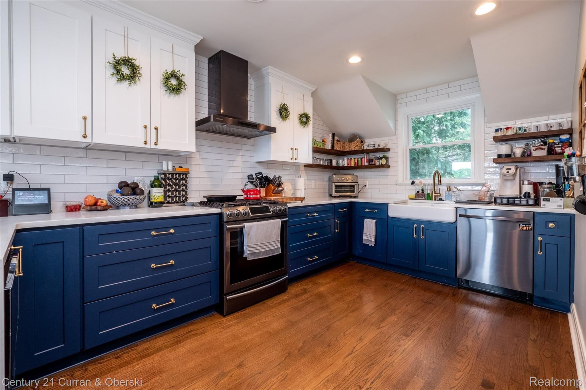 6440 Commerce Road West Bloomfield, MI 48324 - Photo 4 of 29 6440 Commerce Rd (19 of 48).jpg