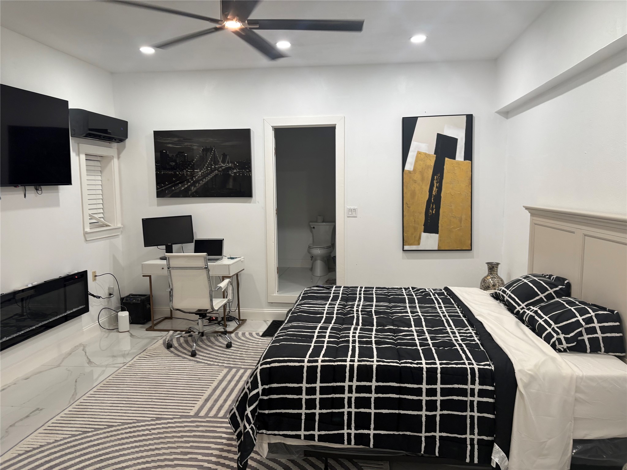 1820 North MacGregor Way Houston, TX 77023 - Photo 13 of 46