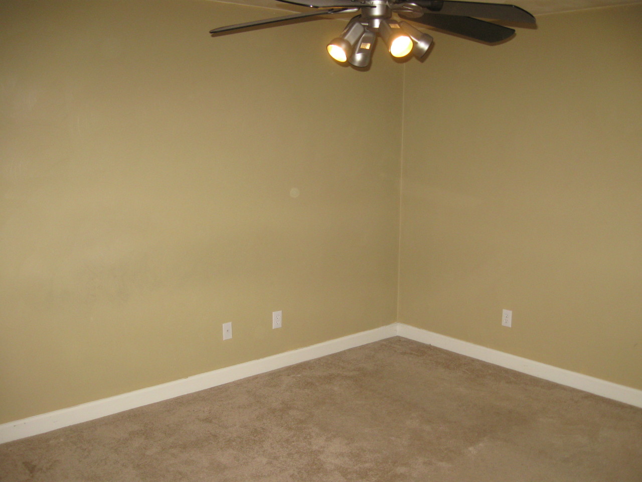 1116 Mountain View Road Vinton, VA 24179 - Photo 7 of 12 a view of an empty room