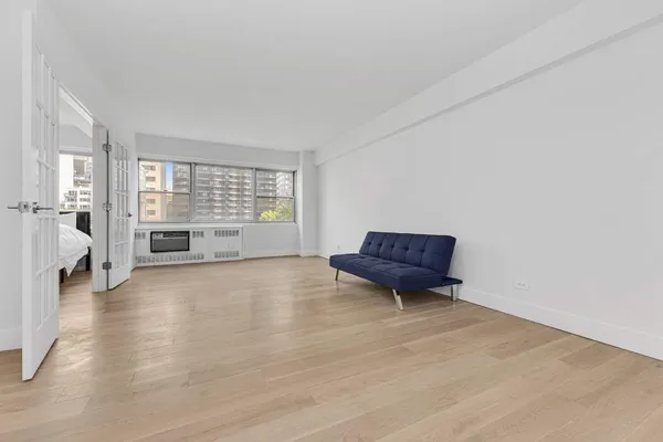 $4,200 | 333 East 46th Street, Unit 8J | Midtown East