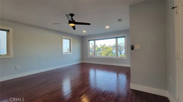 a view of a back yard of the building