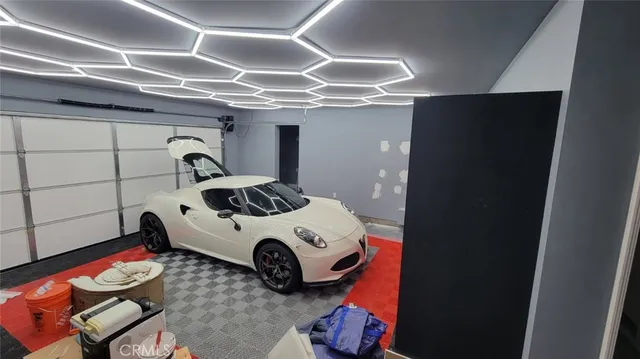 $12,000 | 12812 Short, Los Angeles, CA 90066