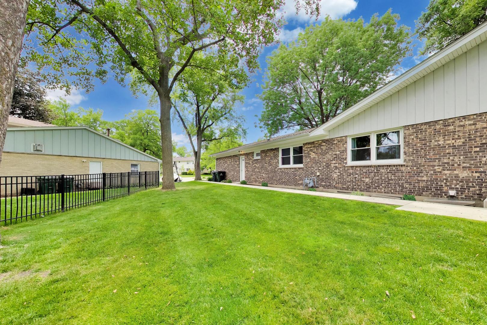 1052 Rolling Pass Glenview, IL 60025 - Photo 22 of 26