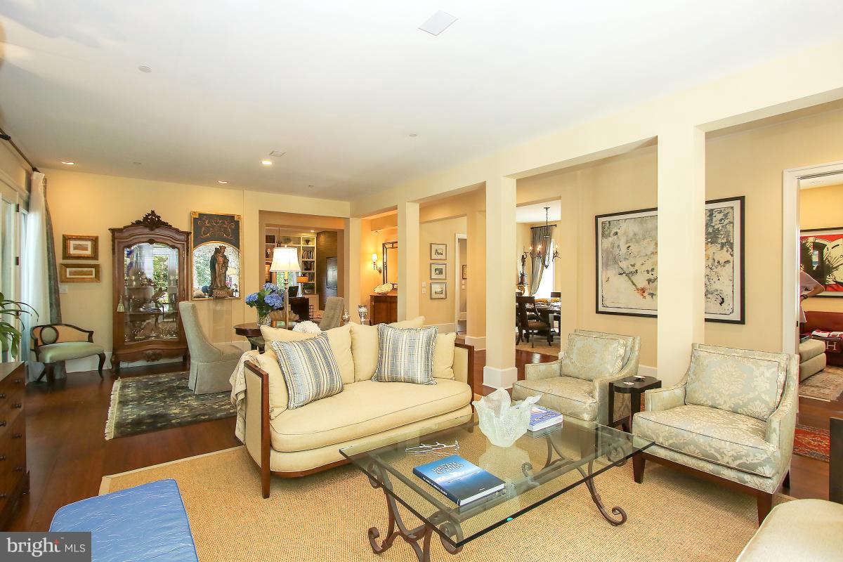 5805 Ipswich Road Bethesda, MD 20814 - Photo 11 of 30 Living Room