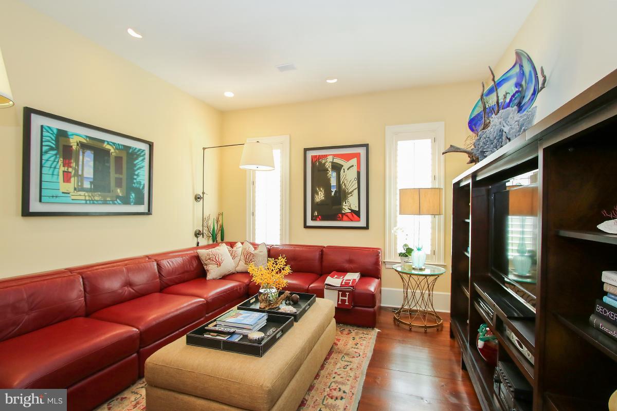 5805 Ipswich Road Bethesda, MD 20814 - Photo 12 of 30 Interior (General)