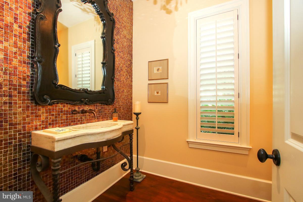 5805 Ipswich Road Bethesda, MD 20814 - Photo 13 of 30 Bath