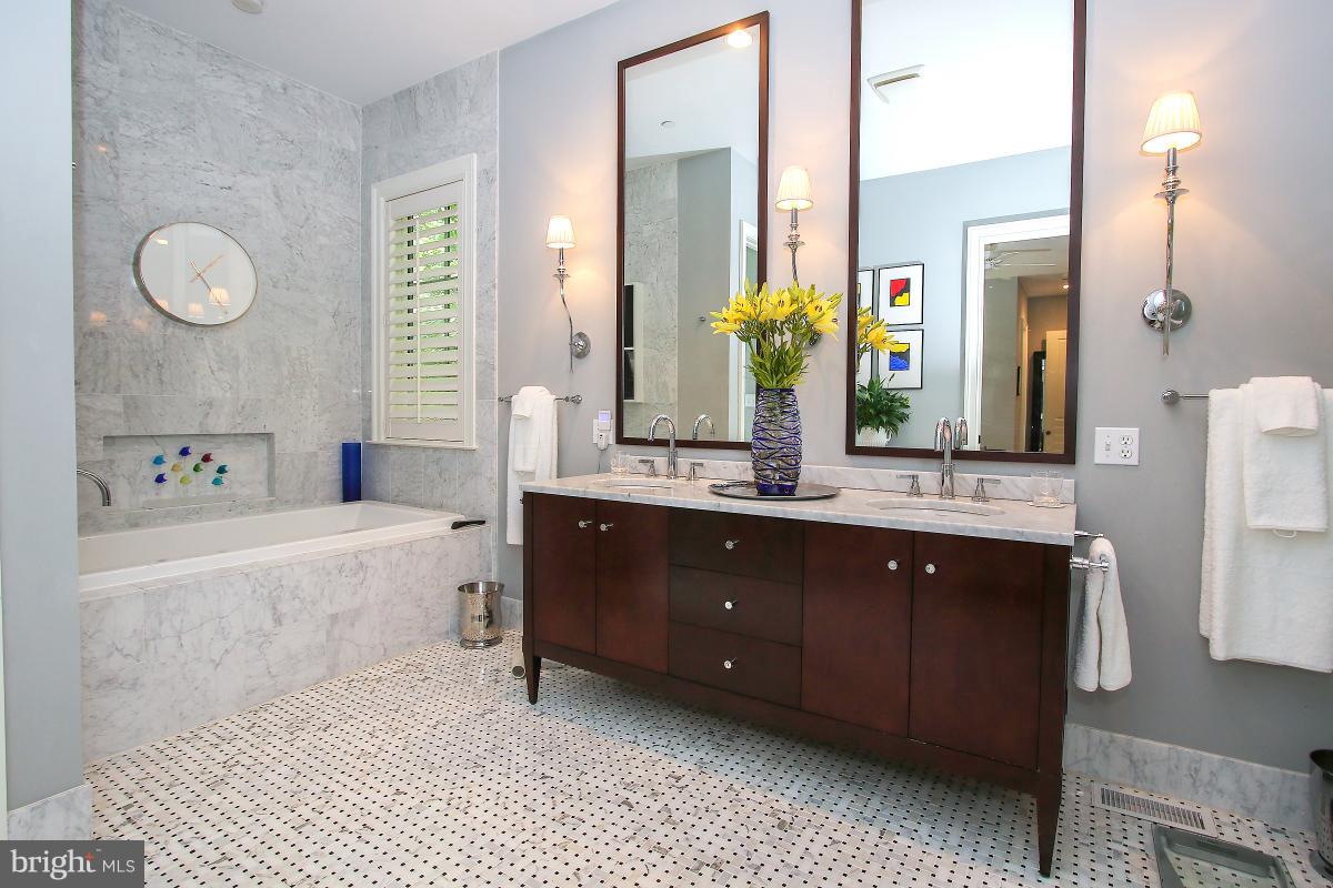5805 Ipswich Road Bethesda, MD 20814 - Photo 15 of 30 Bath (Master)