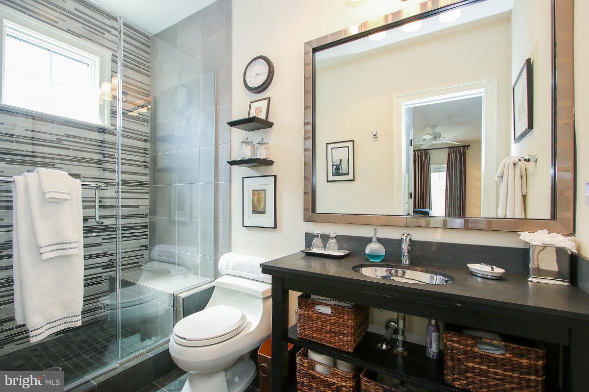 5805 Ipswich Road Bethesda, MD 20814 - Photo 21 of 30 Bath