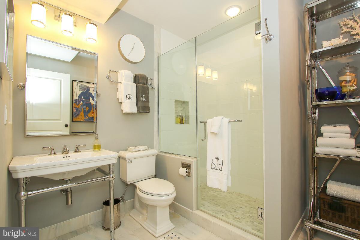 5805 Ipswich Road Bethesda, MD 20814 - Photo 28 of 30 Bath