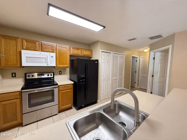 $1,325 | 6105 Maggies Circle, Unit 113, Jacksonville, FL 32244