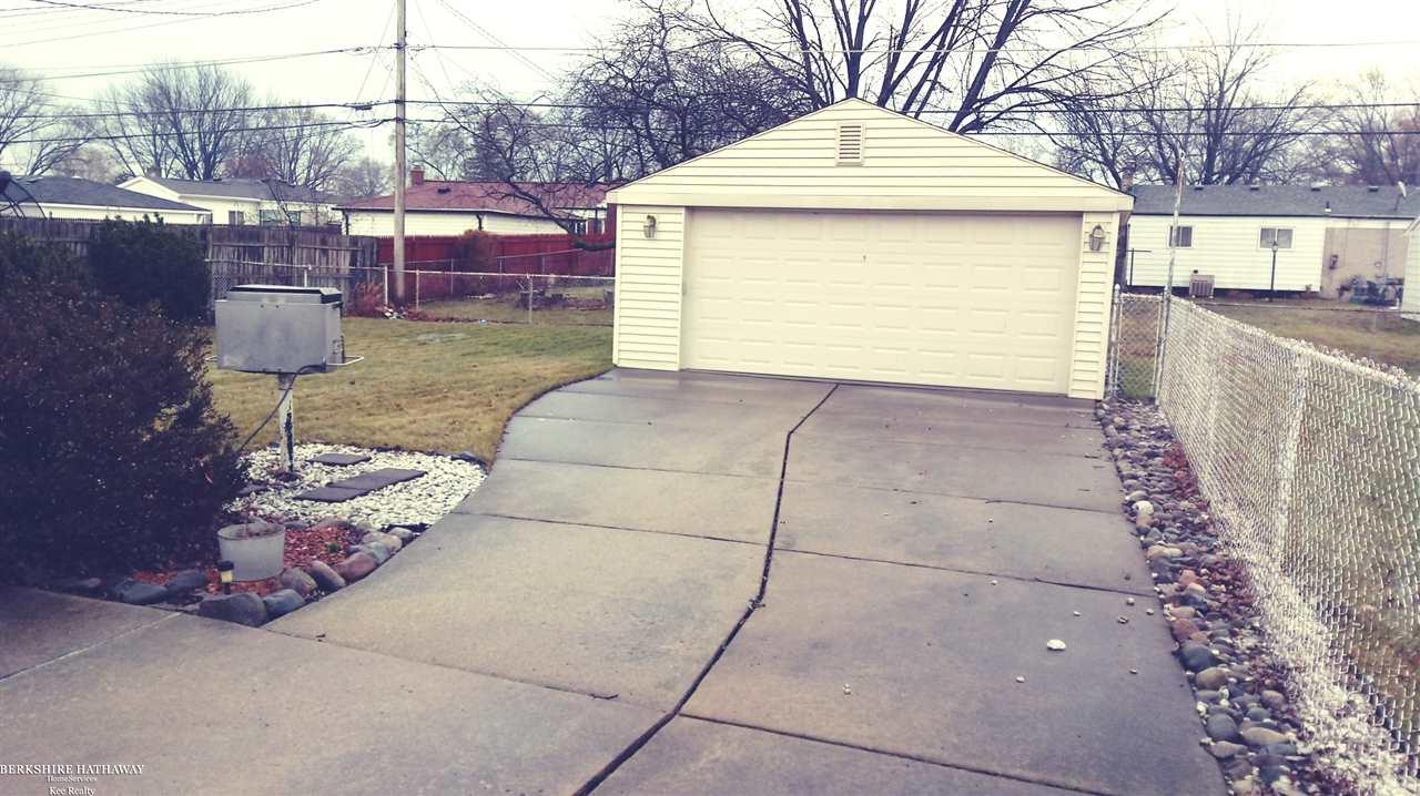 25550 Rubin Road Warren, MI 48089 - Photo 17 of 18