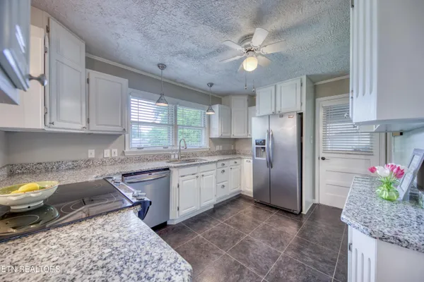 $529,900 | 6903 Sheffield Drive, Knoxville, TN 37909