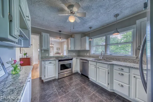 $529,900 | 6903 Sheffield Drive, Knoxville, TN 37909