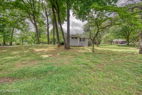 $529,900 | 6903 Sheffield Drive, Knoxville, TN 37909