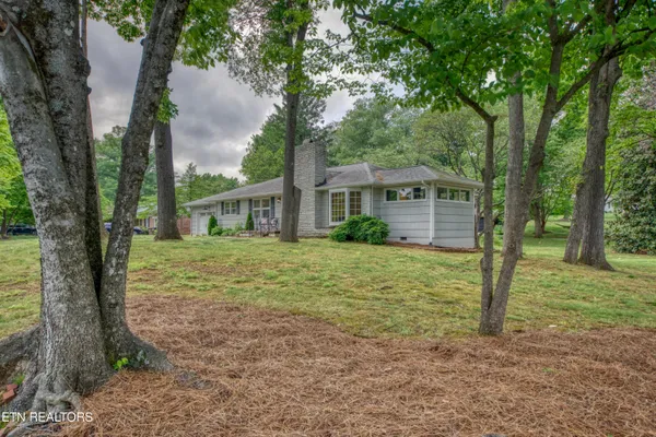 $529,900 | 6903 Sheffield Drive, Knoxville, TN 37909