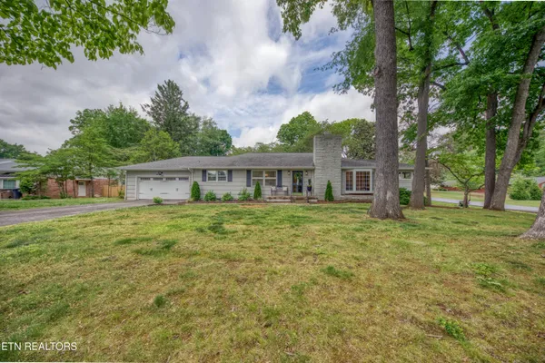 $529,900 | 6903 Sheffield Drive, Knoxville, TN 37909