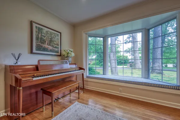 $529,900 | 6903 Sheffield Drive, Knoxville, TN 37909