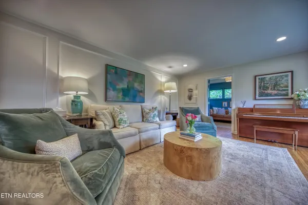 $529,900 | 6903 Sheffield Drive, Knoxville, TN 37909