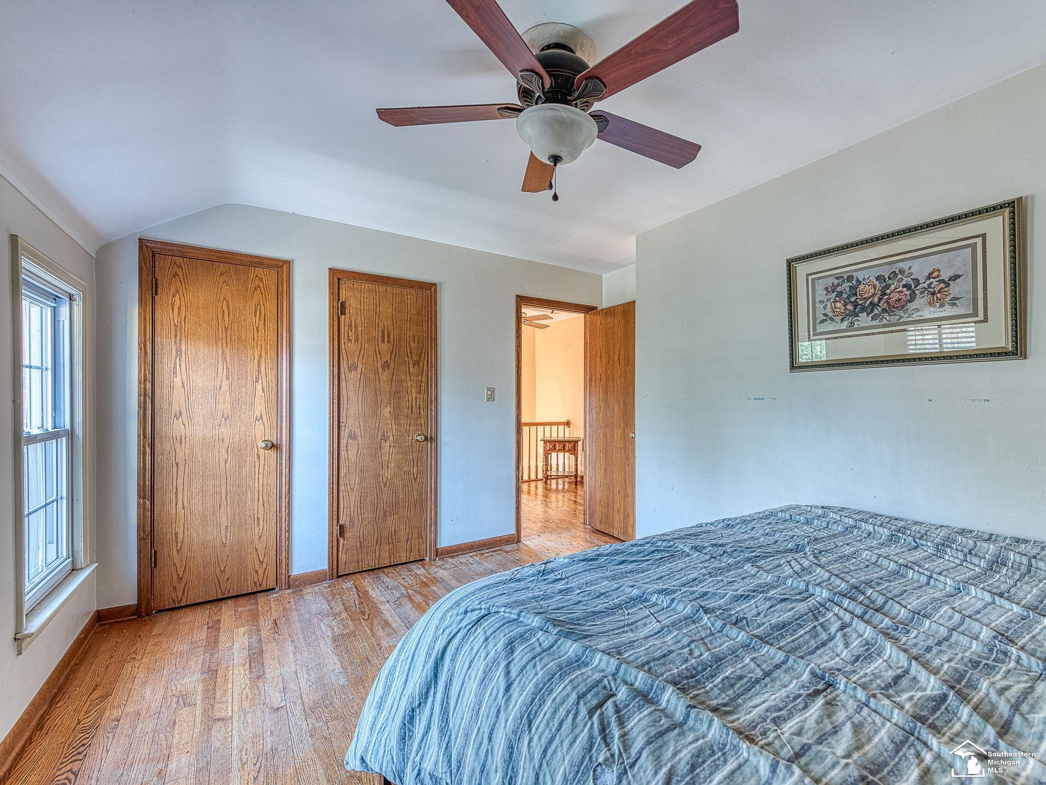 23656 Rowe Street Dearborn, MI 48124 - Photo 28 of 30 50140032-c4f8db54-da0c-44b4-a76f-007c7ecc5dbf.JPG