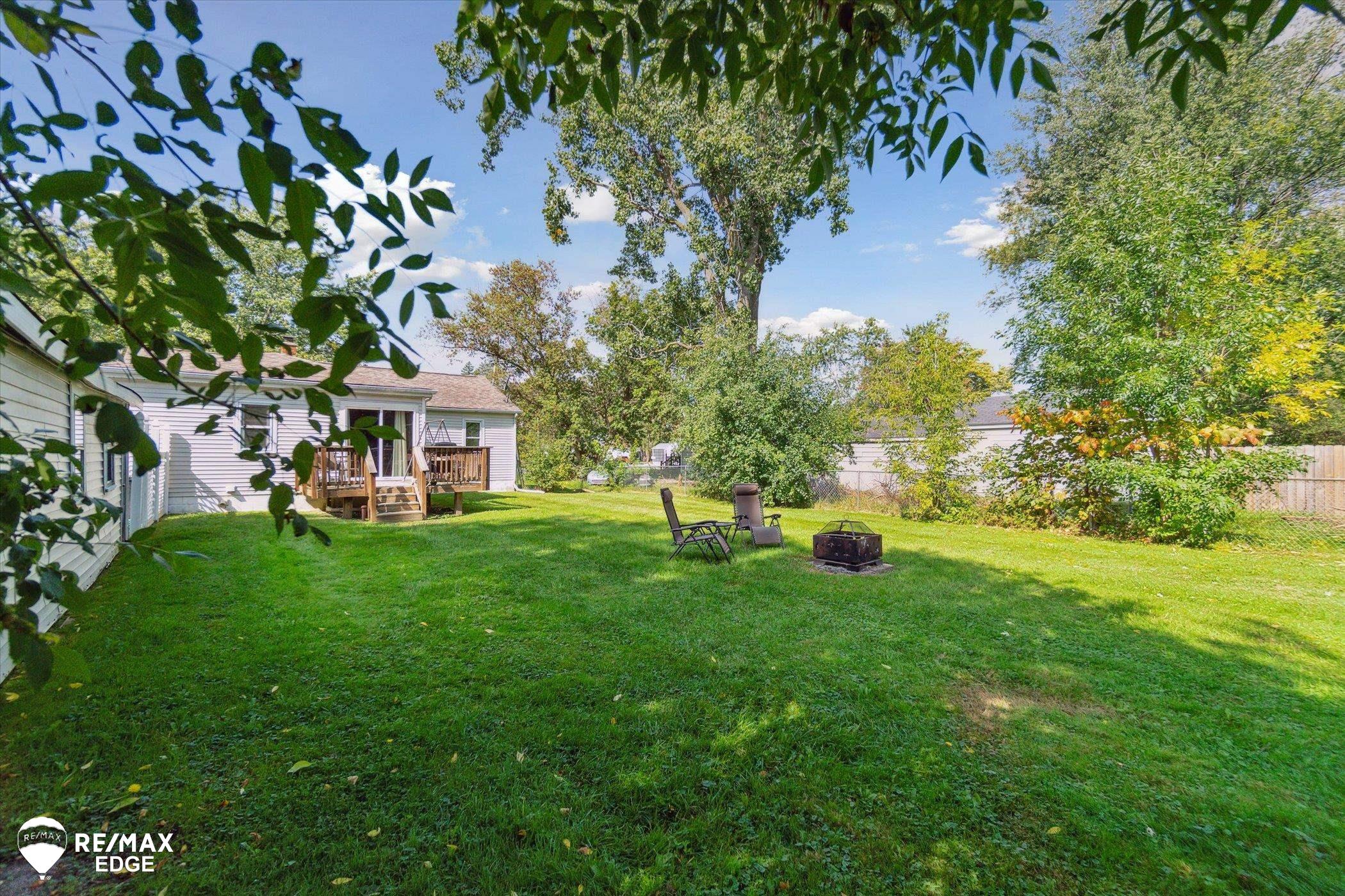 2197 Howe Road Burton, MI 48519 - Photo 33 of 37 50123004-32.JPG