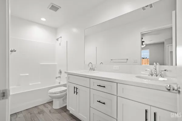 $415,000 | Undisclosed Address, Bakersfield, CA 93307