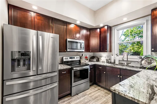 $624,900 | 563 Putnam Pike, Smithfield, RI 02828